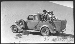 Courtesy of the Ding Family Collection.